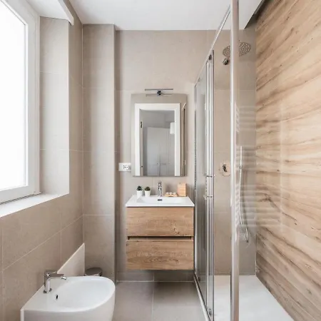 The Rent - Bright Near Pigneto Apartment *